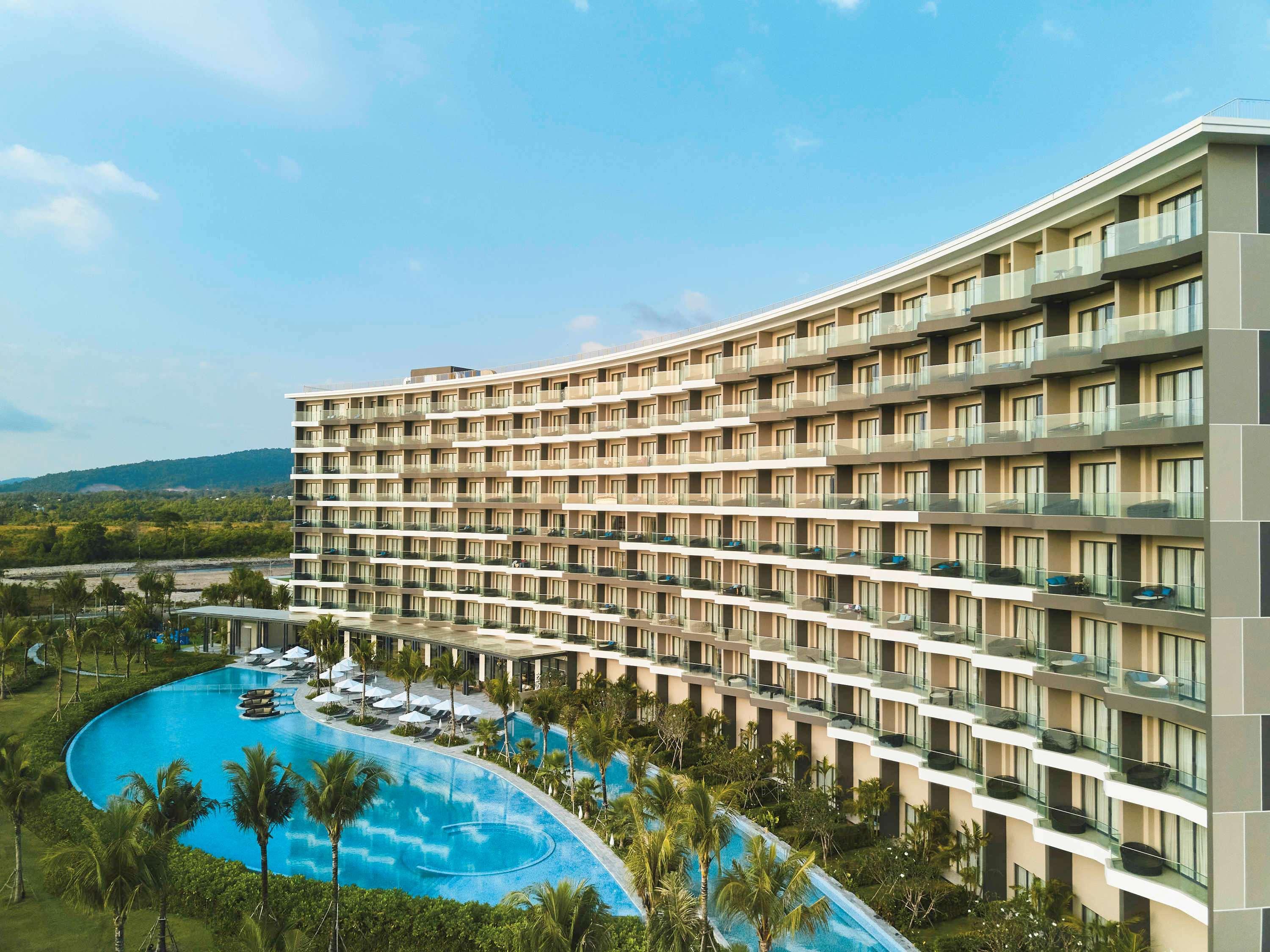 Mövenpick Villas&Residences Phú Quốc Exterior foto The hotel's main building
