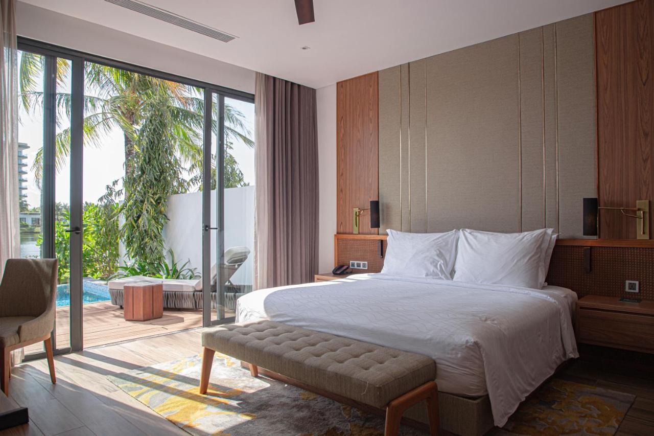 Mövenpick Villas&Residences Phú Quốc Exterior foto A bedroom at the hotel