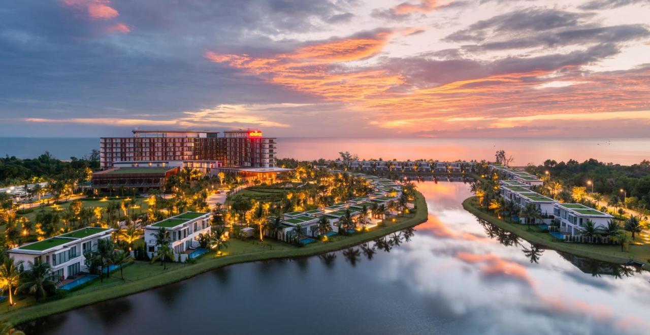 Mövenpick Villas&Residences Phú Quốc Exterior foto View of the resort