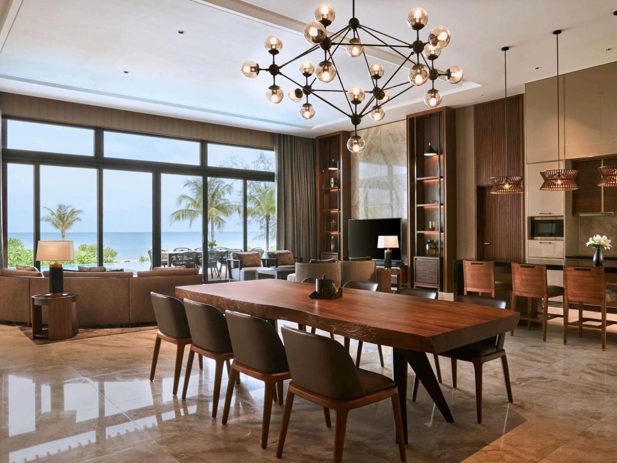 Mövenpick Villas&Residences Phú Quốc Exterior foto A dining room