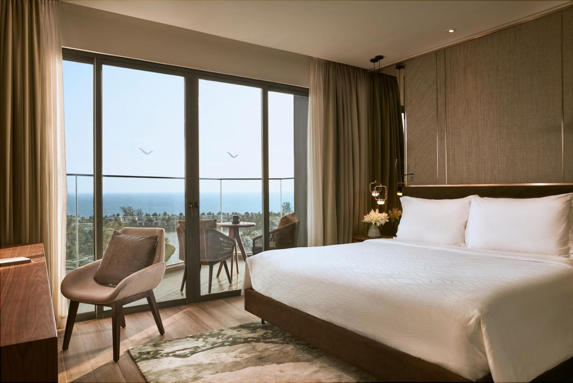 Mövenpick Villas&Residences Phú Quốc Exterior foto A bedroom at the hotel
