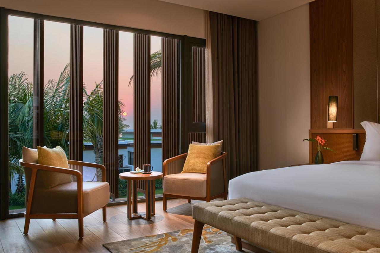 Mövenpick Villas&Residences Phú Quốc Exterior foto A guest room at the hotel