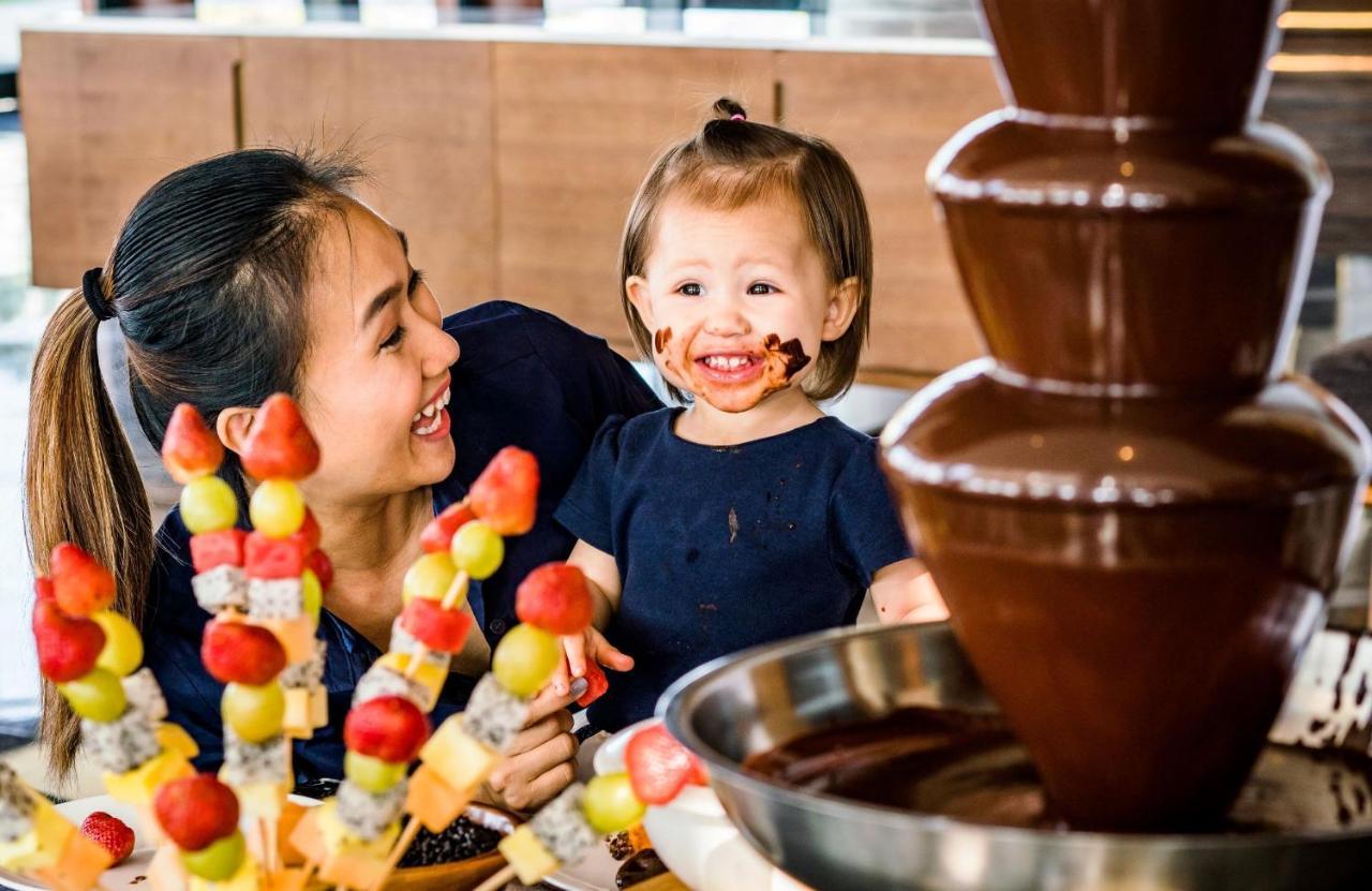 Mövenpick Villas&Residences Phú Quốc Exterior foto A chocolate fountain